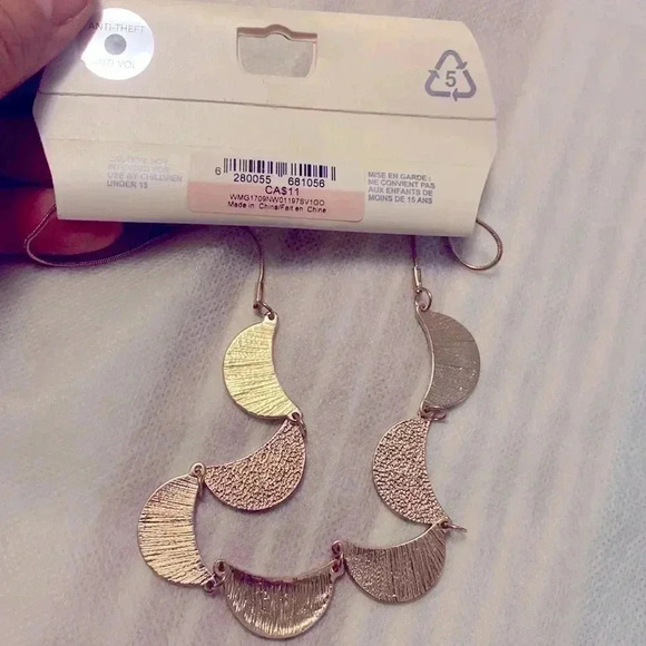 BUNDLE OF 4 NECKLACES FOR ONE PRICE, SEND ME YOUR OFFER I ACCEPT IT ! - Picture 9 of 9